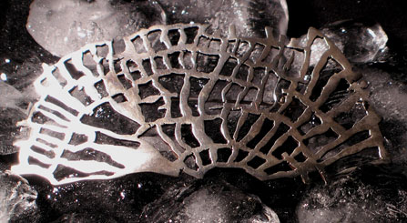 Isa Duarte Ribeiro / Alfinete