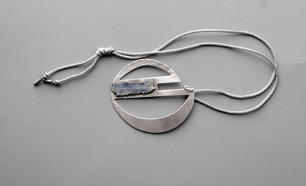 Ver243;nica Leonor / Pendente